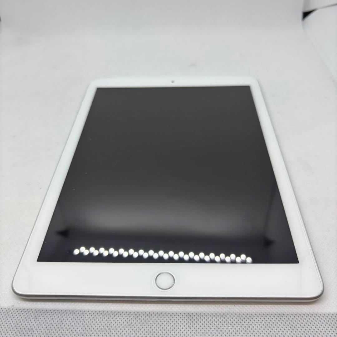 iPad6 第6世代 32GB SIMフリー　キーボード付
