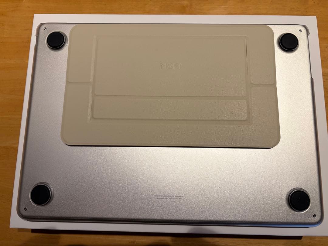 13インチMacBook Air M4 16GB 256GB ケース等付属