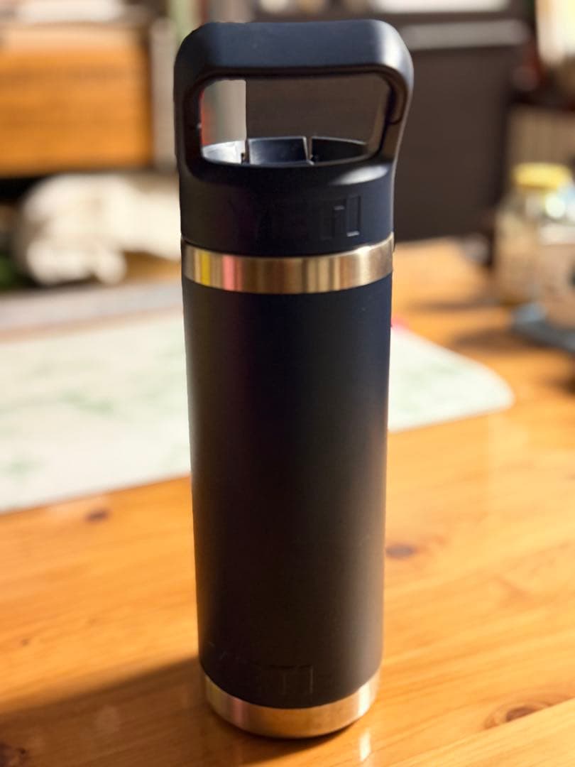 YETI RAMBLER BOTTLE 18oz ネイビー